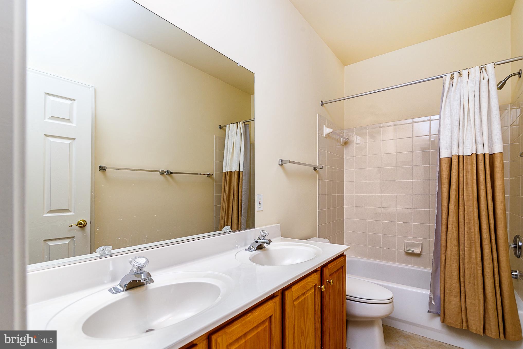 2702 Robaleed Way Herndon, VA 20171 - Photo 21 of 37