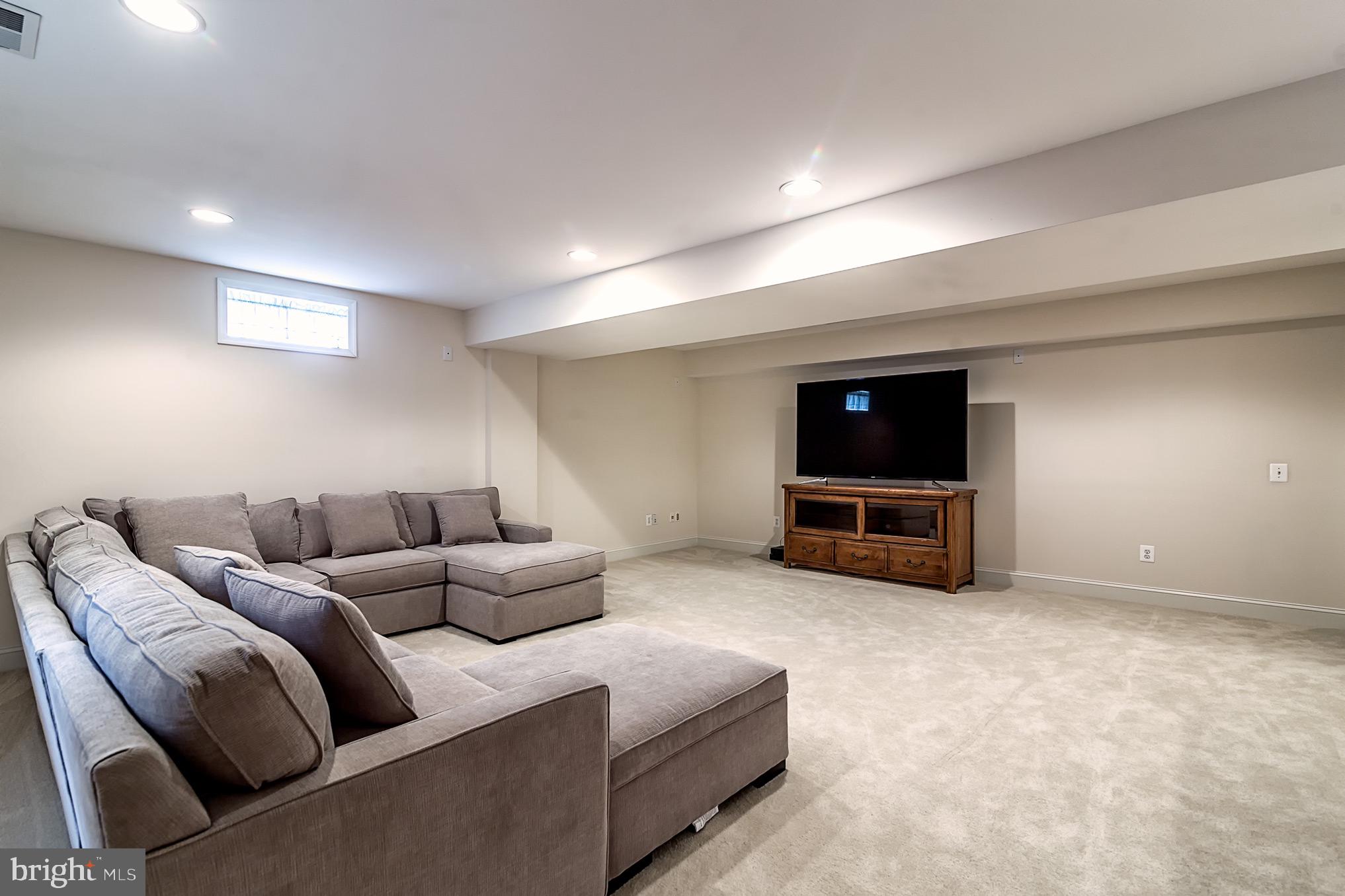 2702 Robaleed Way Herndon, VA 20171 - Photo 29 of 37