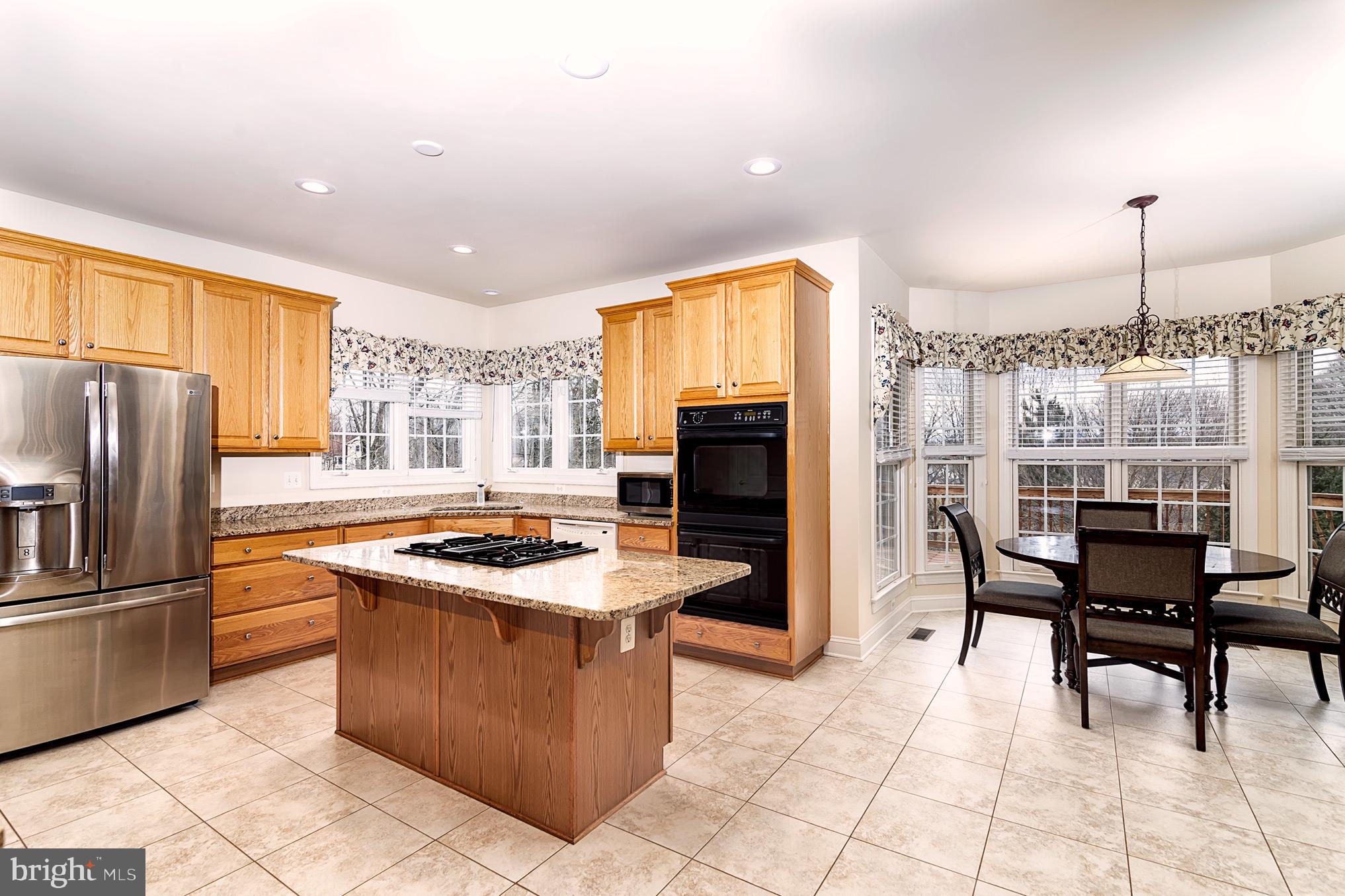 2702 Robaleed Way Herndon, VA 20171 - Photo 4 of 37