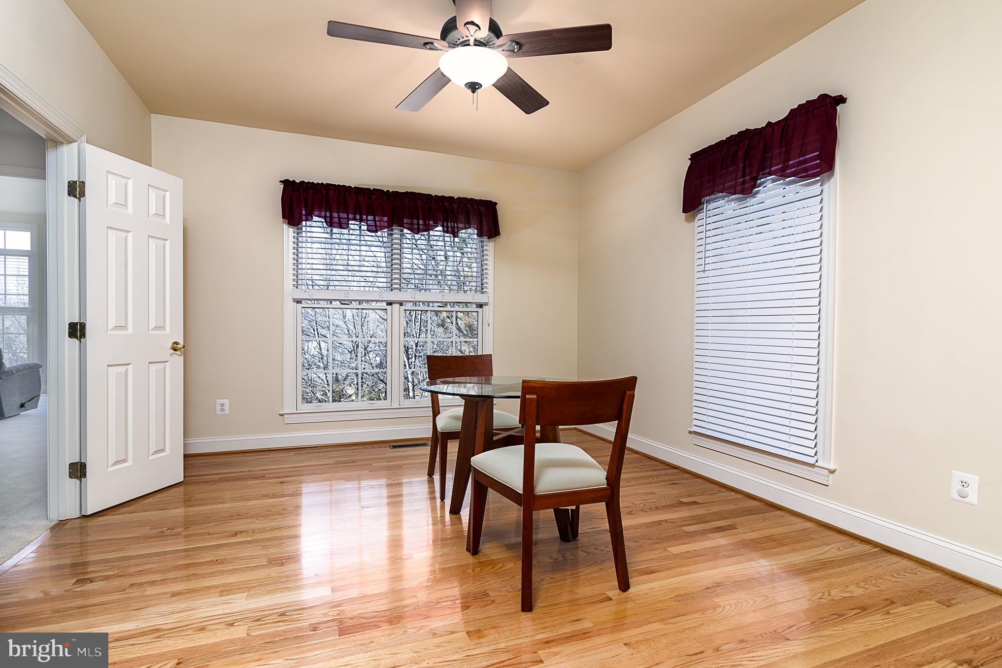 2702 Robaleed Way Herndon, VA 20171 - Photo 8 of 37