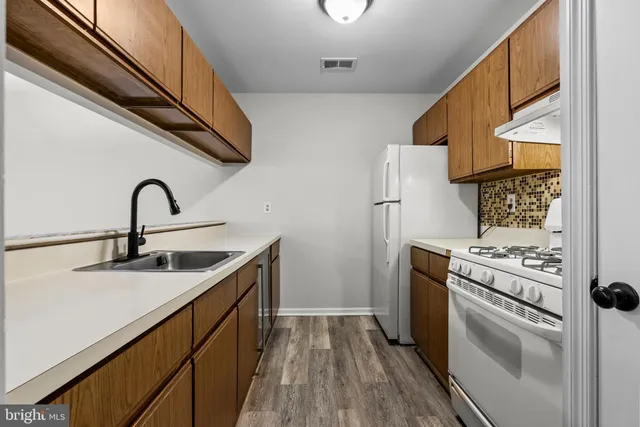 $219,000 | 617 Glen Lane, Unit 58B, Norristown, PA 19403