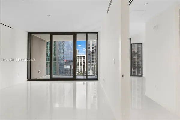$9,300 | 300 Biscayne Blvd Way, Unit 2409, Miami, FL 33131