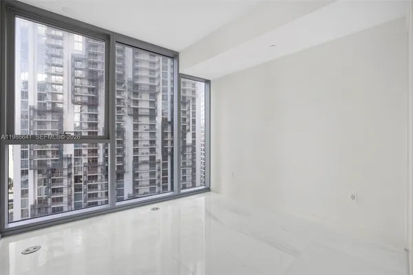 $9,300 | 300 Biscayne Blvd Way, Unit 2409, Miami, FL 33131