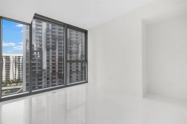 $9,300 | 300 Biscayne Blvd Way, Unit 2409, Miami, FL 33131