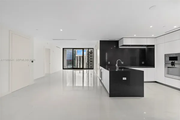 $9,300 | 300 Biscayne Blvd Way, Unit 2409, Miami, FL 33131