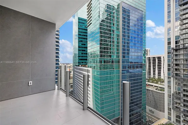 $9,300 | 300 Biscayne Blvd Way, Unit 2409, Miami, FL 33131