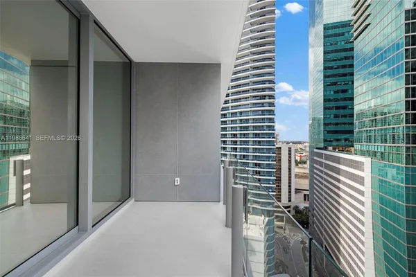 $9,300 | 300 Biscayne Blvd Way, Unit 2409, Miami, FL 33131