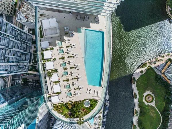 $9,300 | 300 Biscayne Blvd Way, Unit 2409, Miami, FL 33131