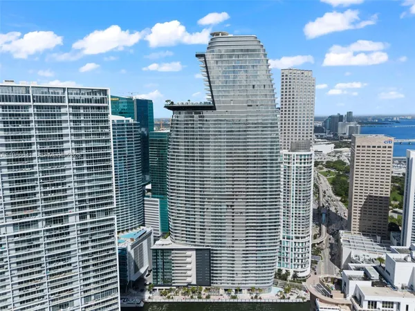 $9,300 | 300 Biscayne Blvd Way, Unit 2409, Miami, FL 33131