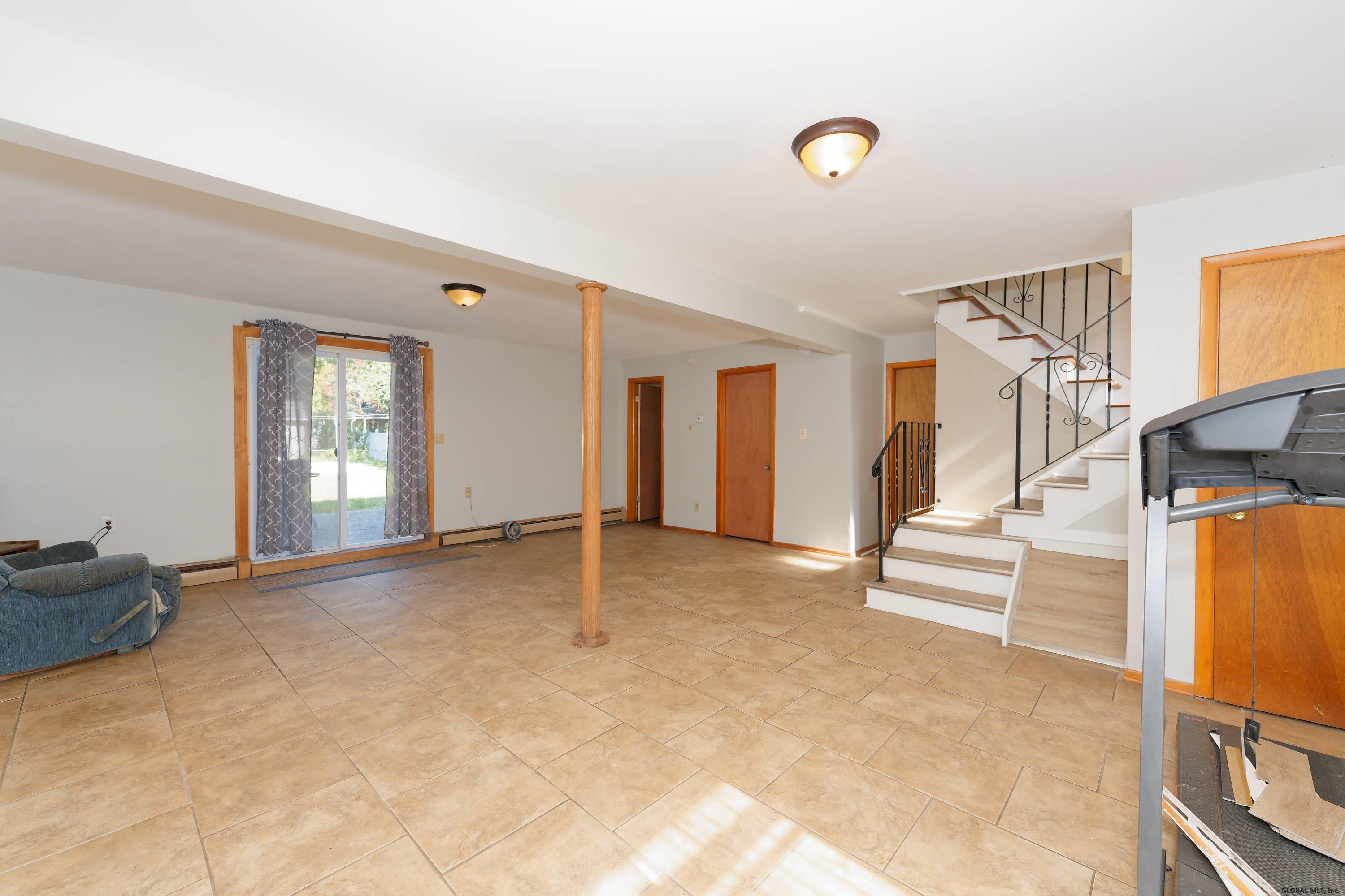 511 Chadwick Road Schenectady, NY 12304 - Photo 17 of 34 Photo 18
