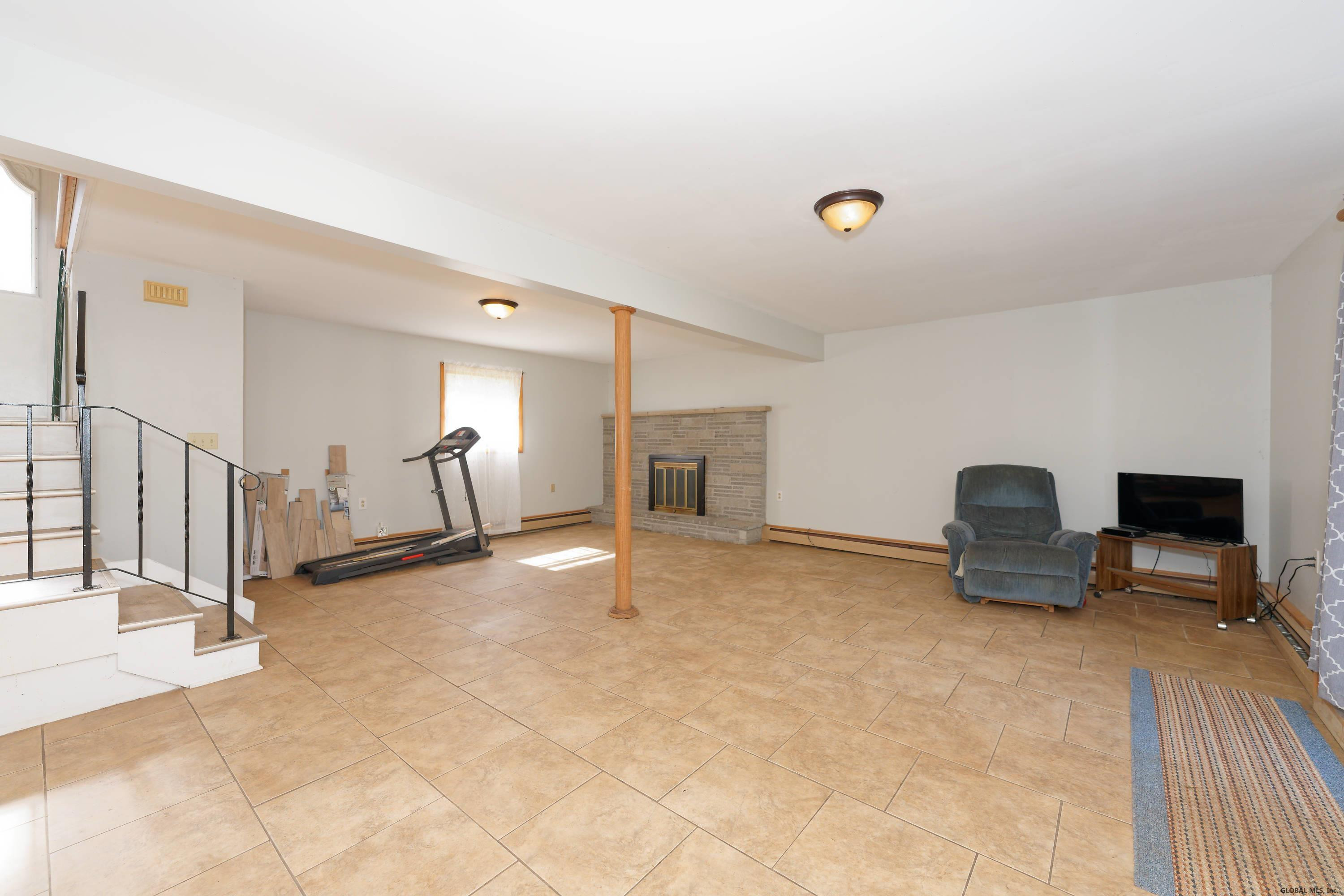511 Chadwick Road Schenectady, NY 12304 - Photo 19 of 34 Photo 20