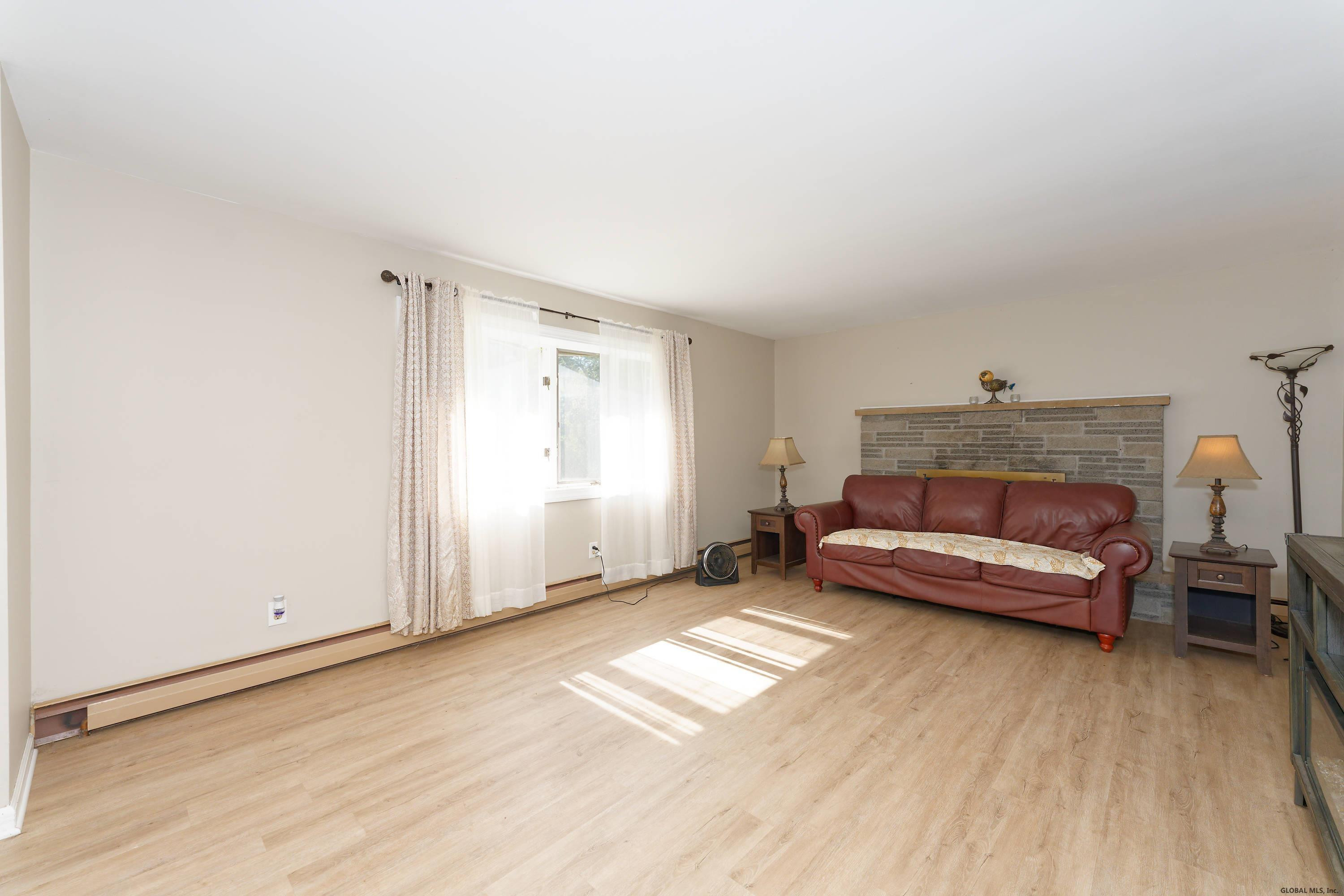 511 Chadwick Road Schenectady, NY 12304 - Photo 6 of 34 Photo 7