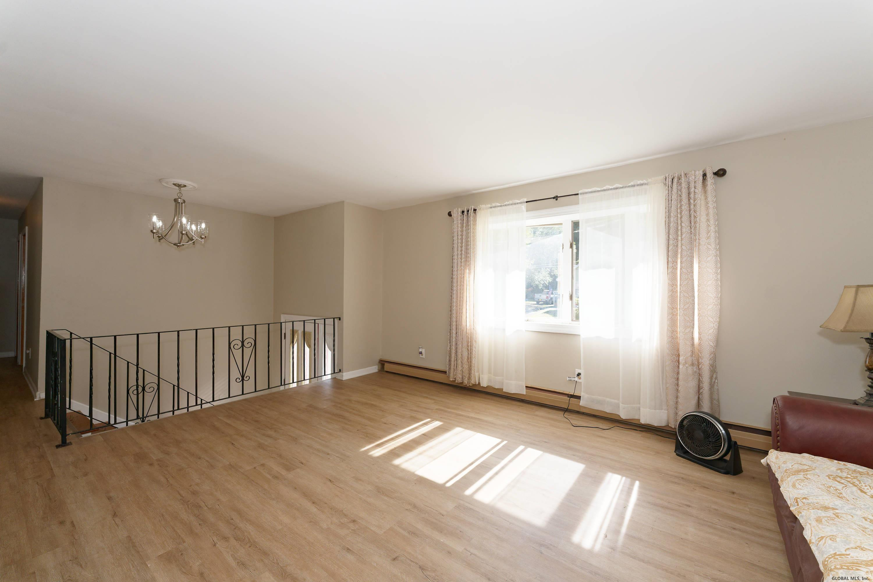 511 Chadwick Road Schenectady, NY 12304 - Photo 9 of 34 Photo 10