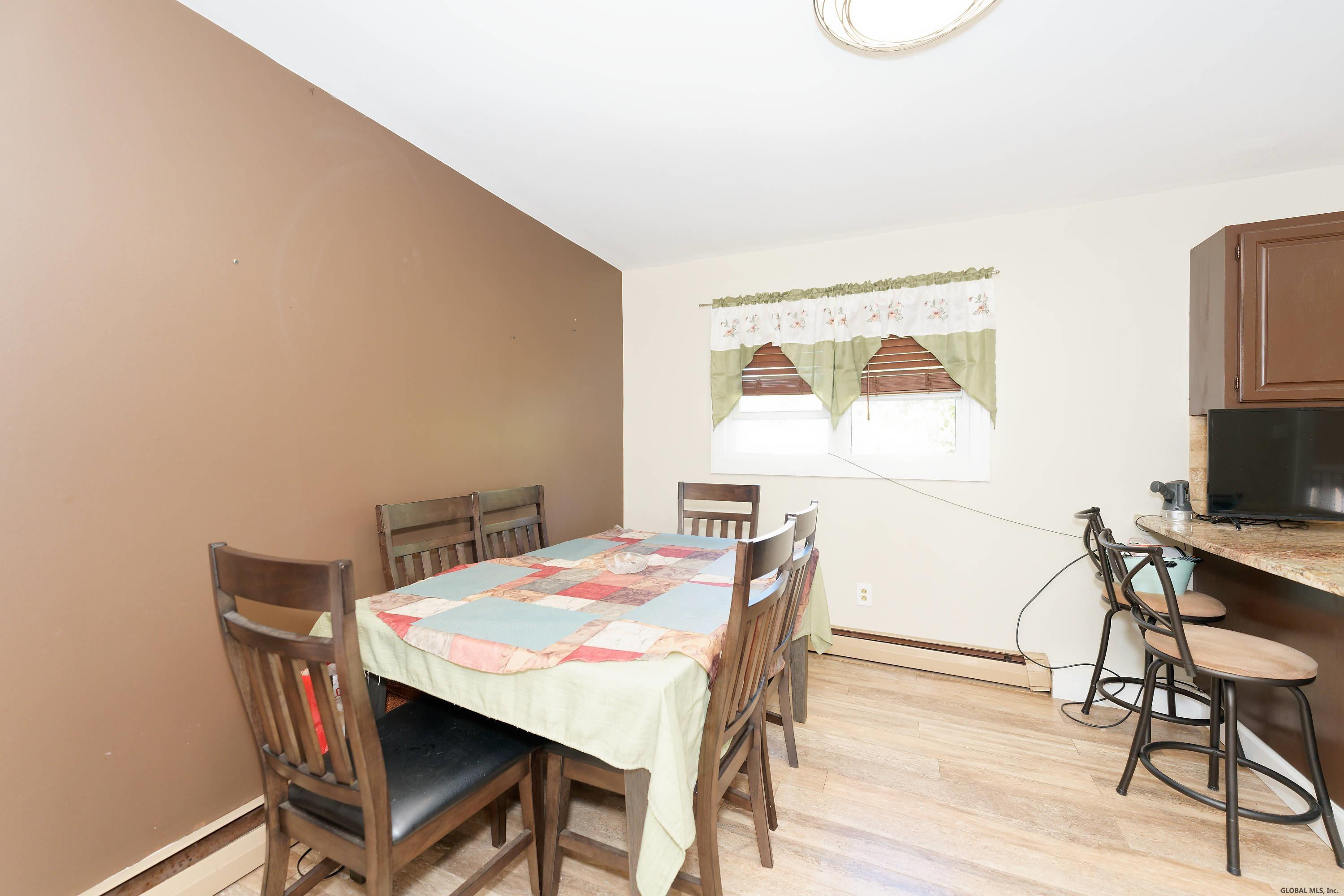 511 Chadwick Road Schenectady, NY 12304 - Photo 10 of 34 Photo 11