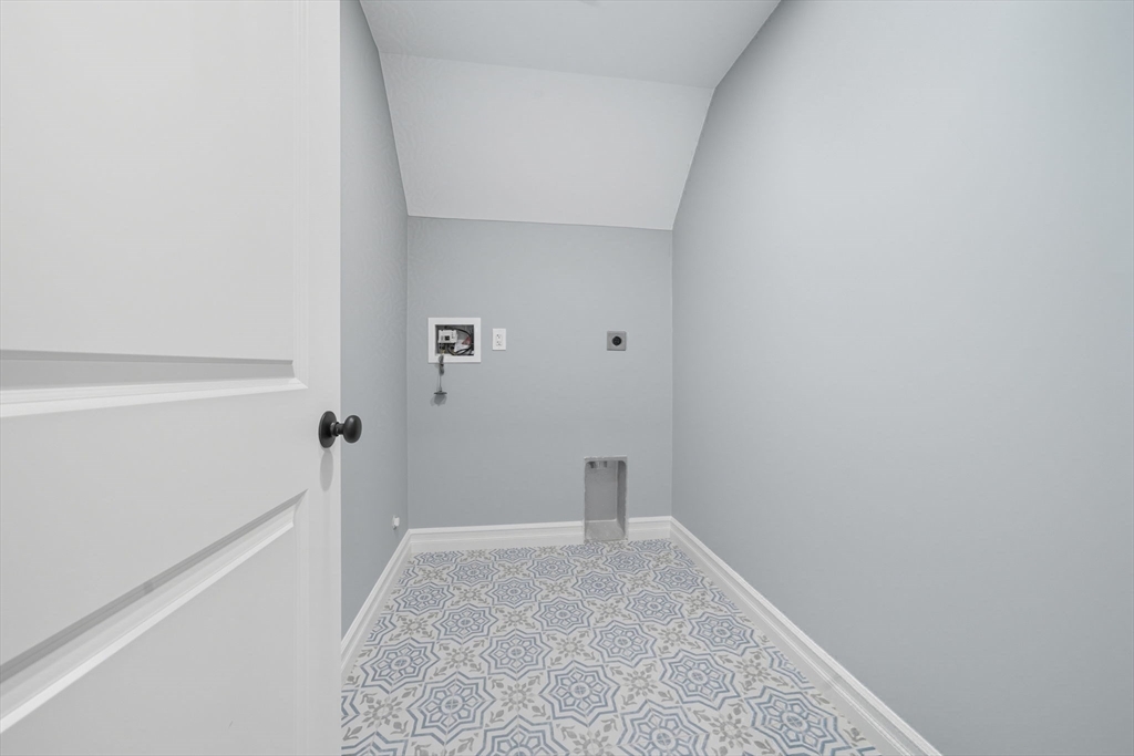 185 Lexington Street Woburn, MA 01801 - Photo 27 of 39 a view of room