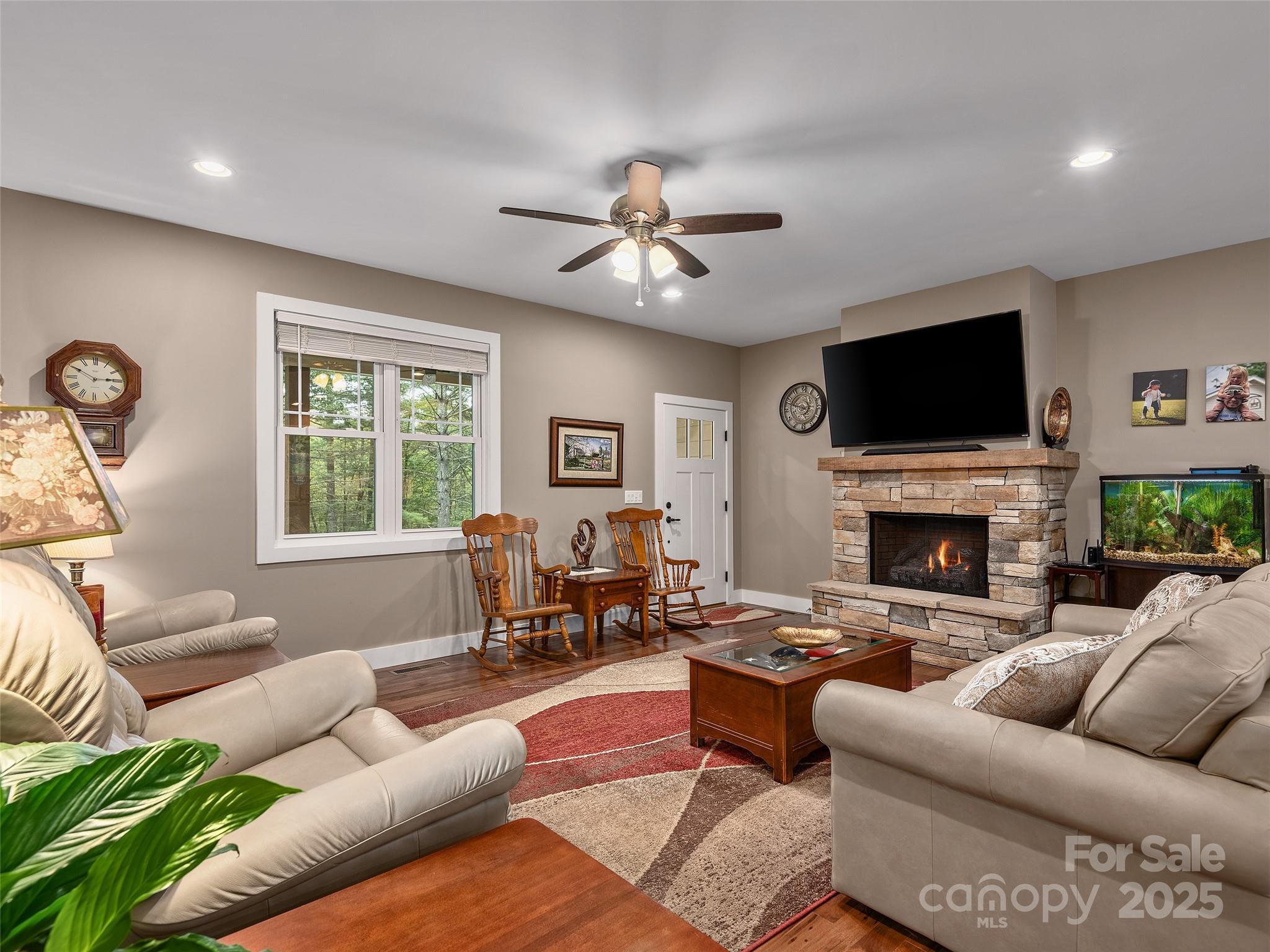 289 Thomas Road Hendersonville, NC 28739 - Photo 2 of 24 Gallery Image 2