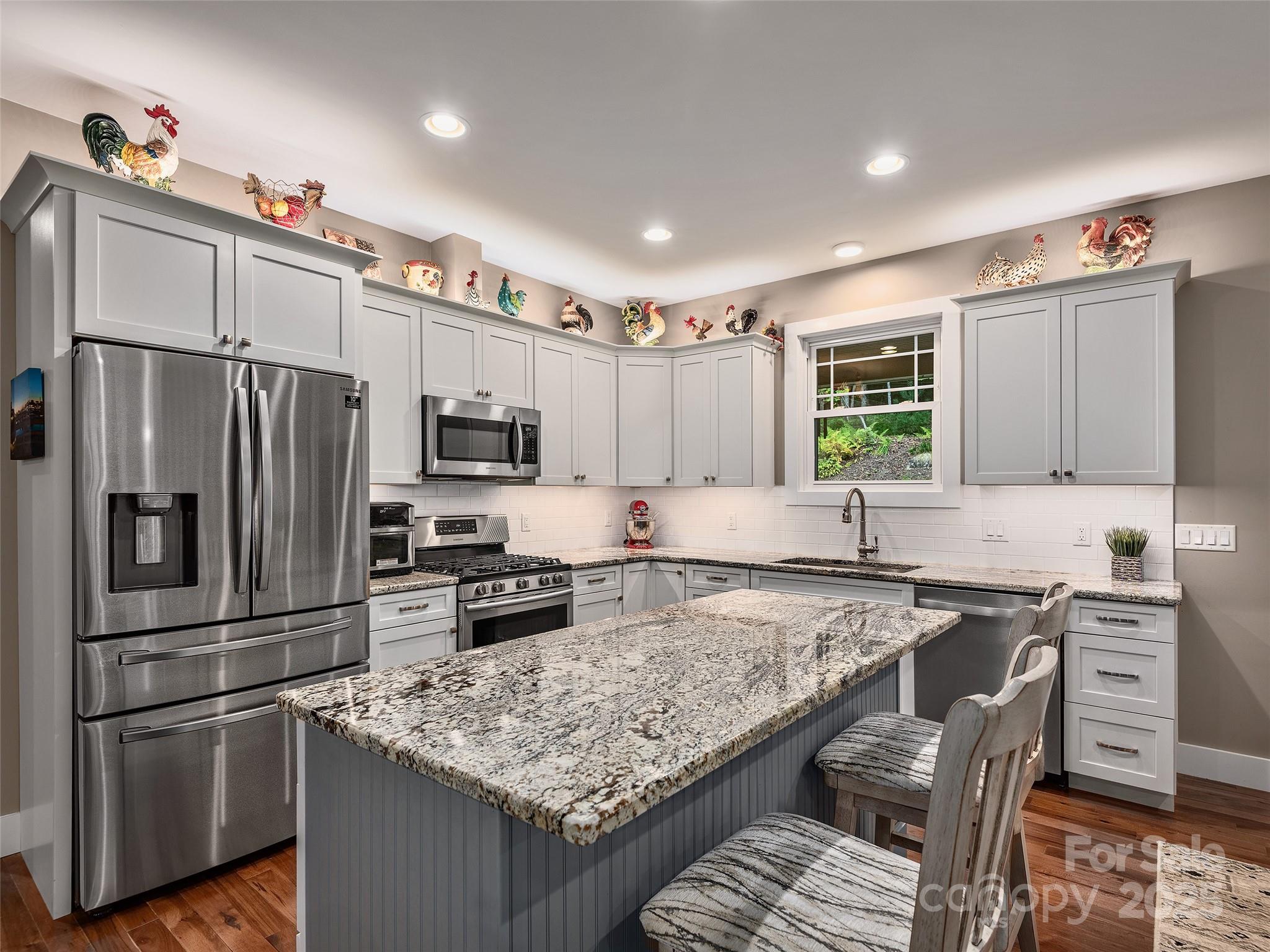 289 Thomas Road Hendersonville, NC 28739 - Photo 6 of 24 Gallery Image 6