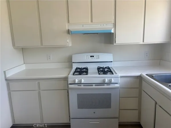 $3,000 | 167 Briarwood, Irvine, CA 92604