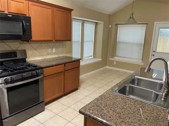 $1,950 | 19530 Village Of Bridgestone Lane, Spring, TX 77379