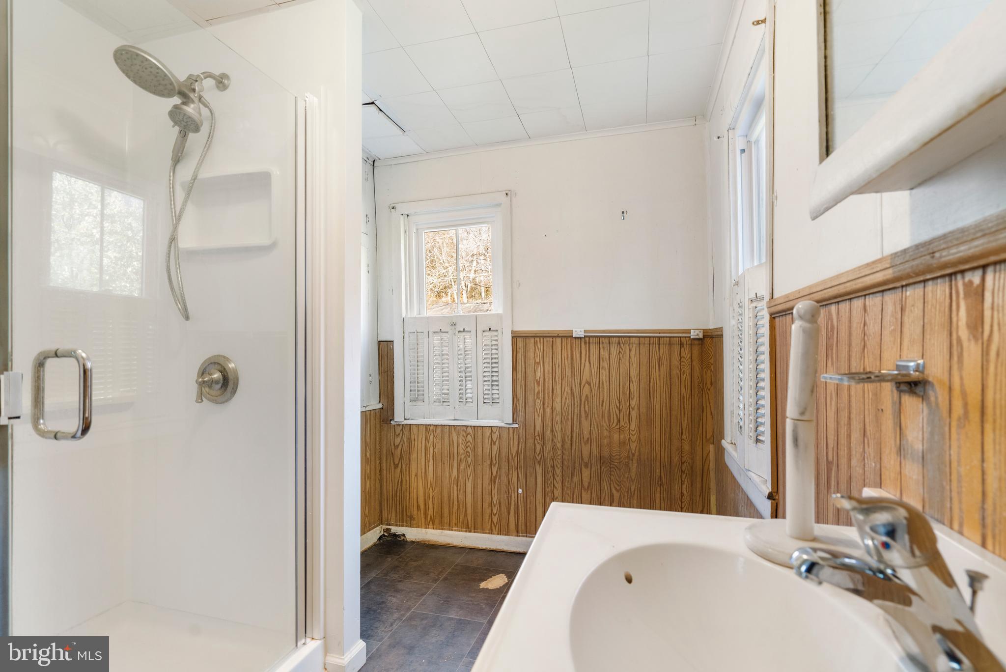 2456 Fairmount Road Hampstead, MD 21074 - Photo 11 of 27 Stall Shower on Main Level