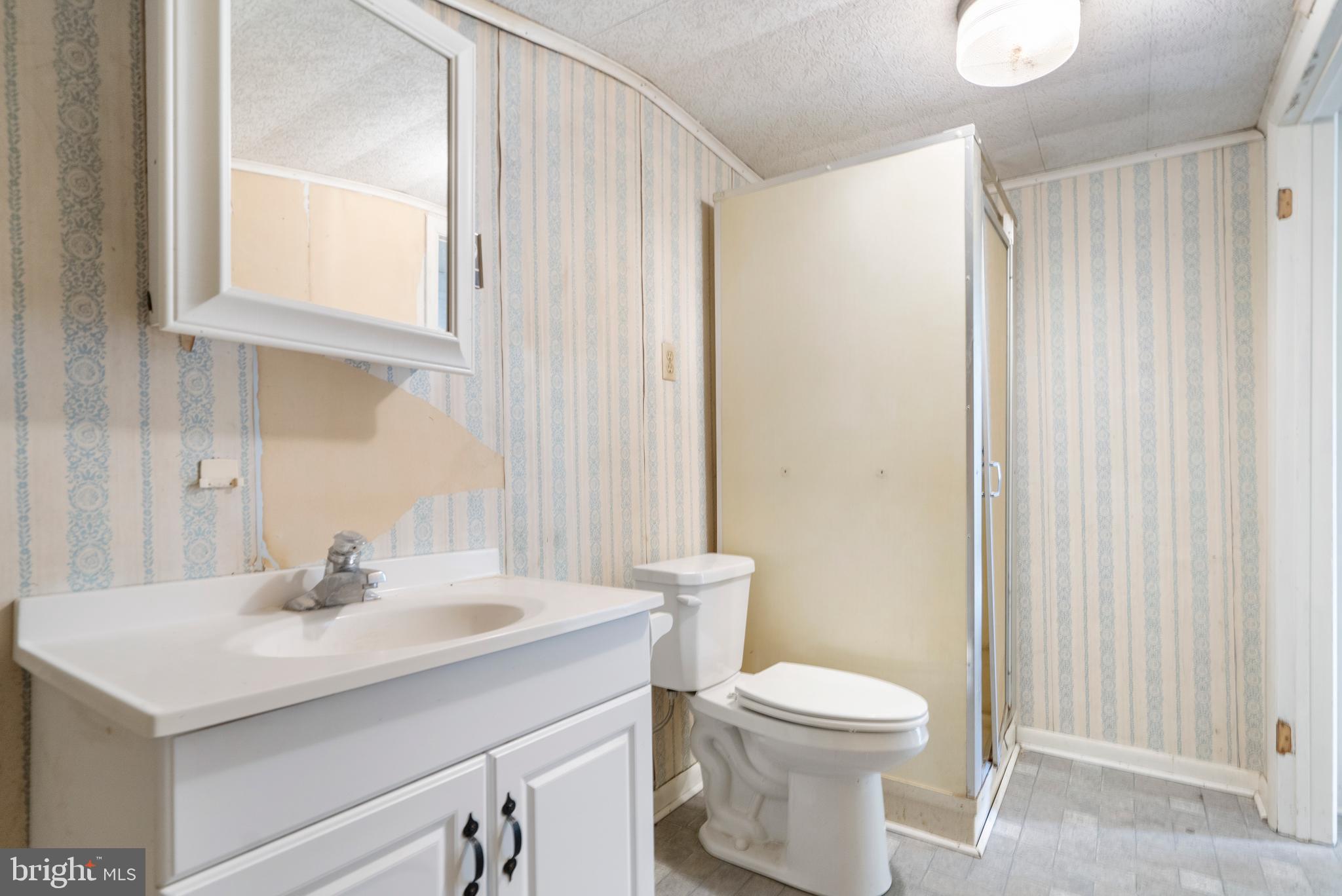 2456 Fairmount Road Hampstead, MD 21074 - Photo 17 of 27 Upper Level Full Bathroom