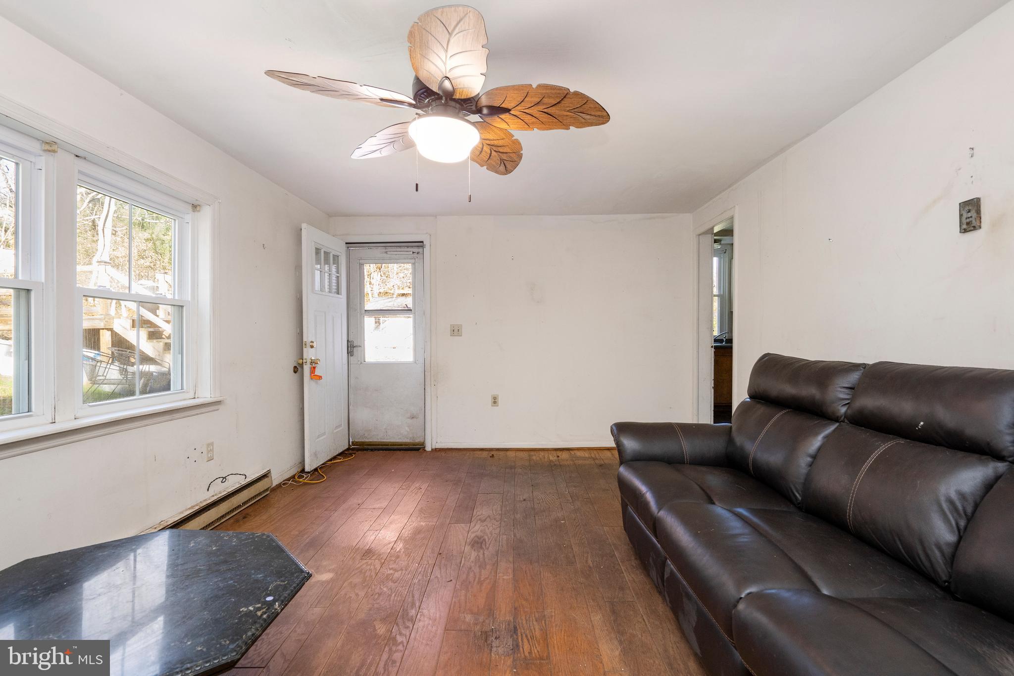 2456 Fairmount Road Hampstead, MD 21074 - Photo 4 of 27 Welcoming Area with Natural Light