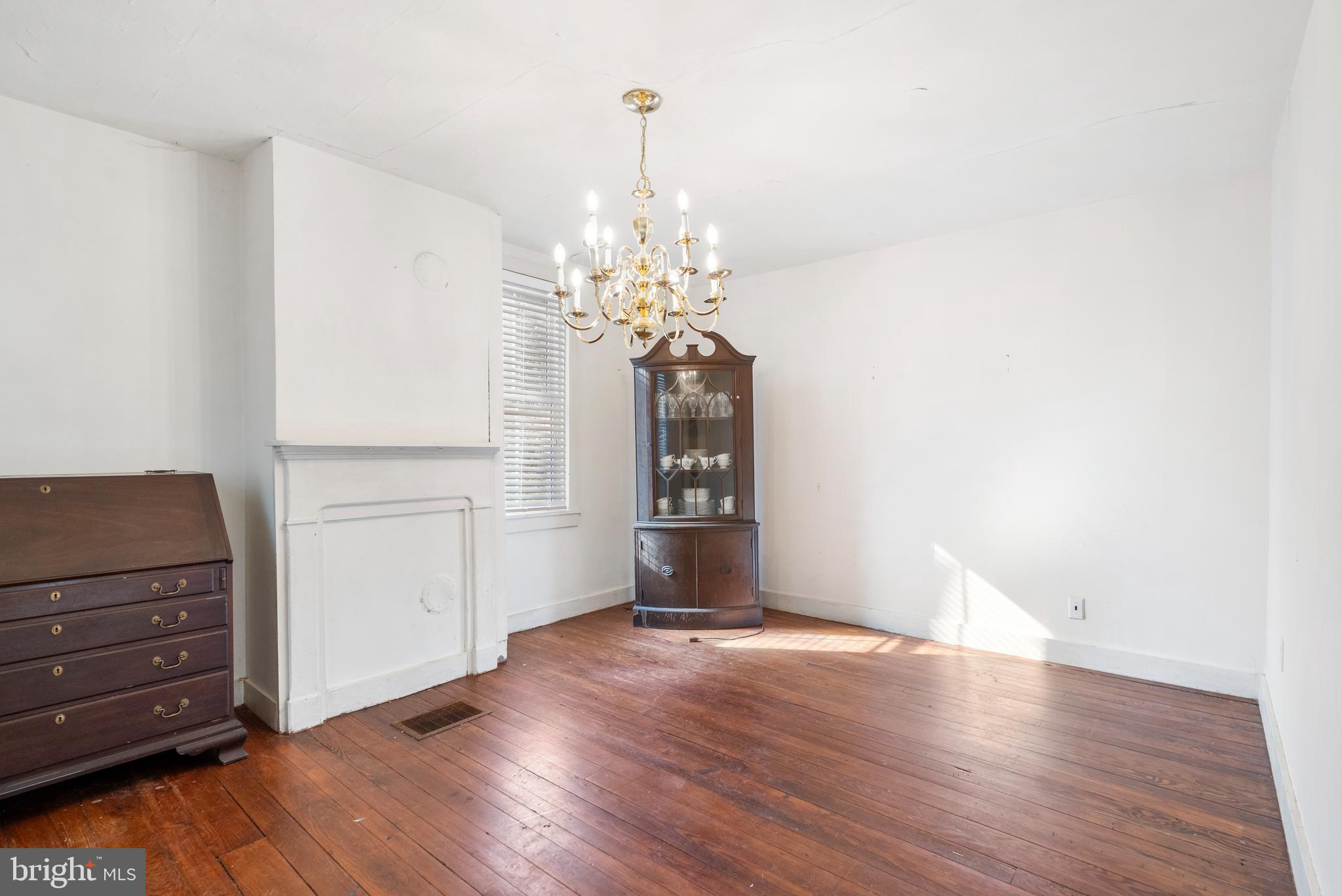 2456 Fairmount Road Hampstead, MD 21074 - Photo 5 of 27 Host Your Holidays Here!