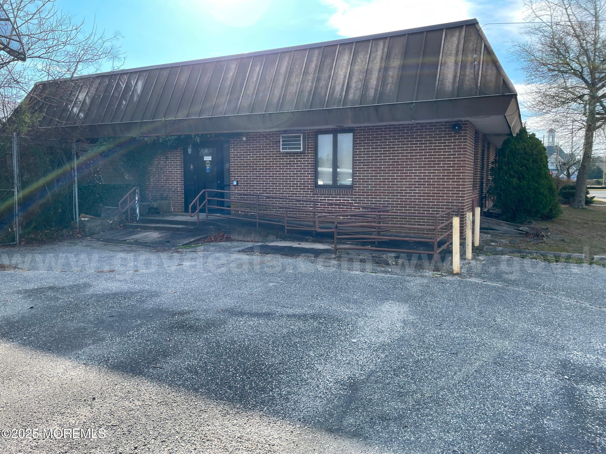 7 Gifford Road Little Egg Harbor, NJ 08087 - Photo 13 of 14 a front view of a house
