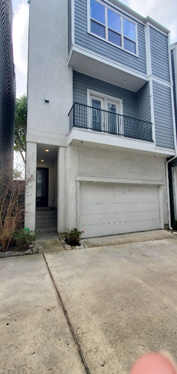 2422 Maufferd Street Houston, TX 77009 - Photo 2 of 35 a view of a house with a garage