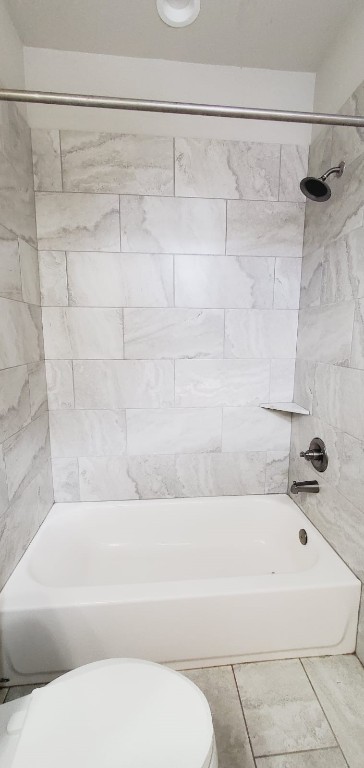 2422 Maufferd Street Houston, TX 77009 - Photo 29 of 35 a bathroom with a bathtub and a shower