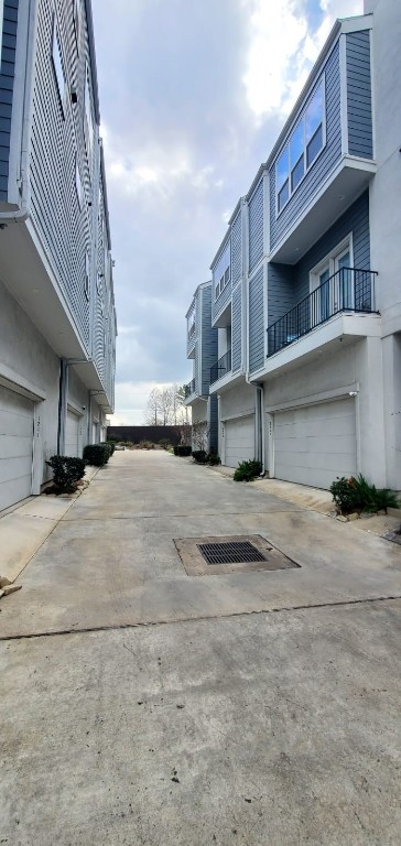 2422 Maufferd Street Houston, TX 77009 - Photo 32 of 35 a view of a building with a street