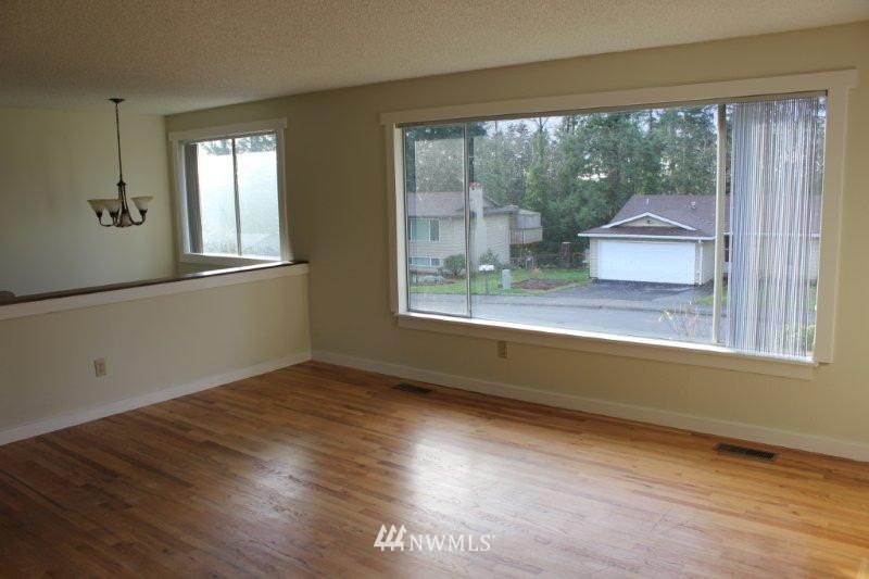 13703 Southeast 172nd Street Renton, WA 98058 - Photo 3 of 9 Gallery Image 3