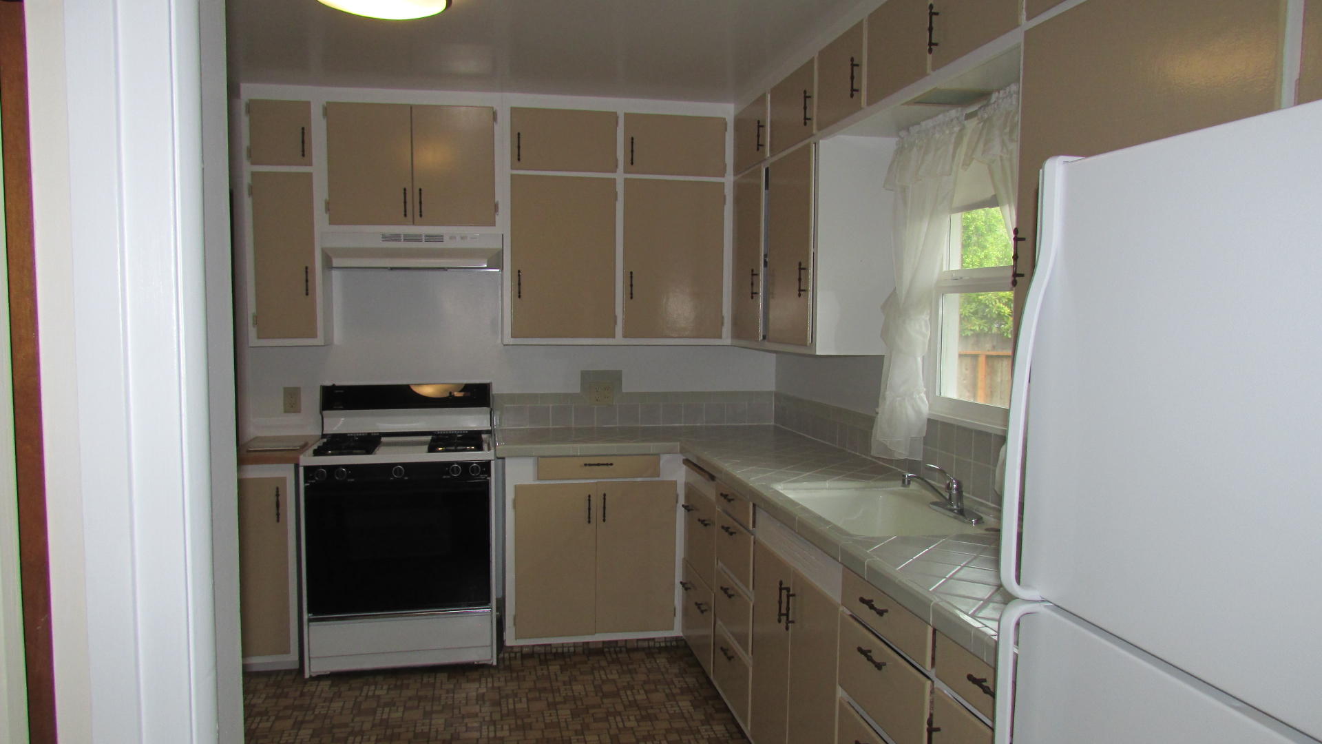 145 South Fern Street Rio Dell, CA 95562 - Photo 2 of 22