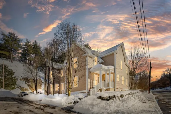 $499,900 | 824 Main Street, Unit 1, Wakefield, MA 01880