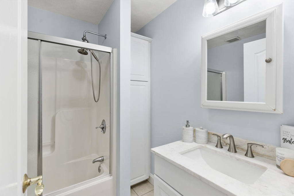 824 Main Street, Unit 1 Wakefield, MA 01880 - Photo 12 of 26