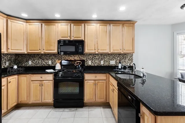 $524,900 | 824 Main Street, Unit 1, Wakefield, MA 01880