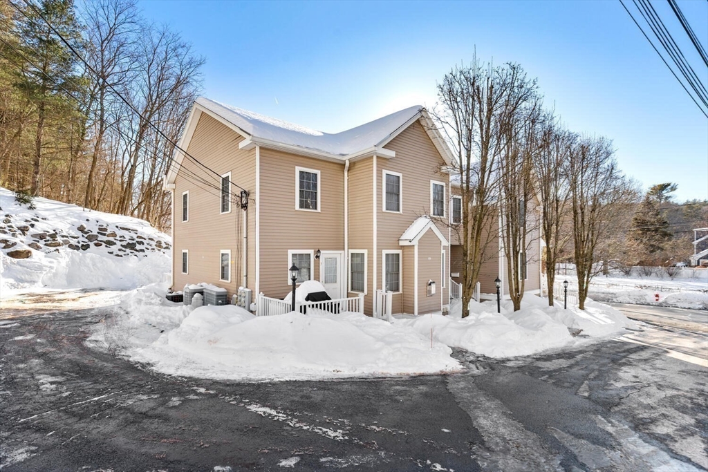 824 Main Street, Unit 1 Wakefield, MA 01880 - Photo 5 of 26