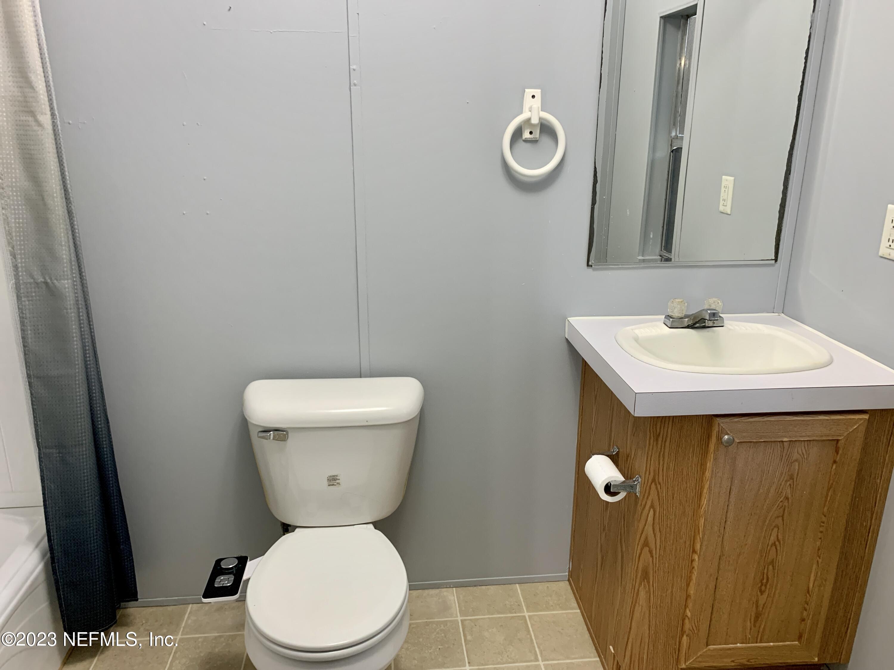 3208 Stella Hall Road Middleburg, FL 32068 - Photo 14 of 20 Primary Bathroom
