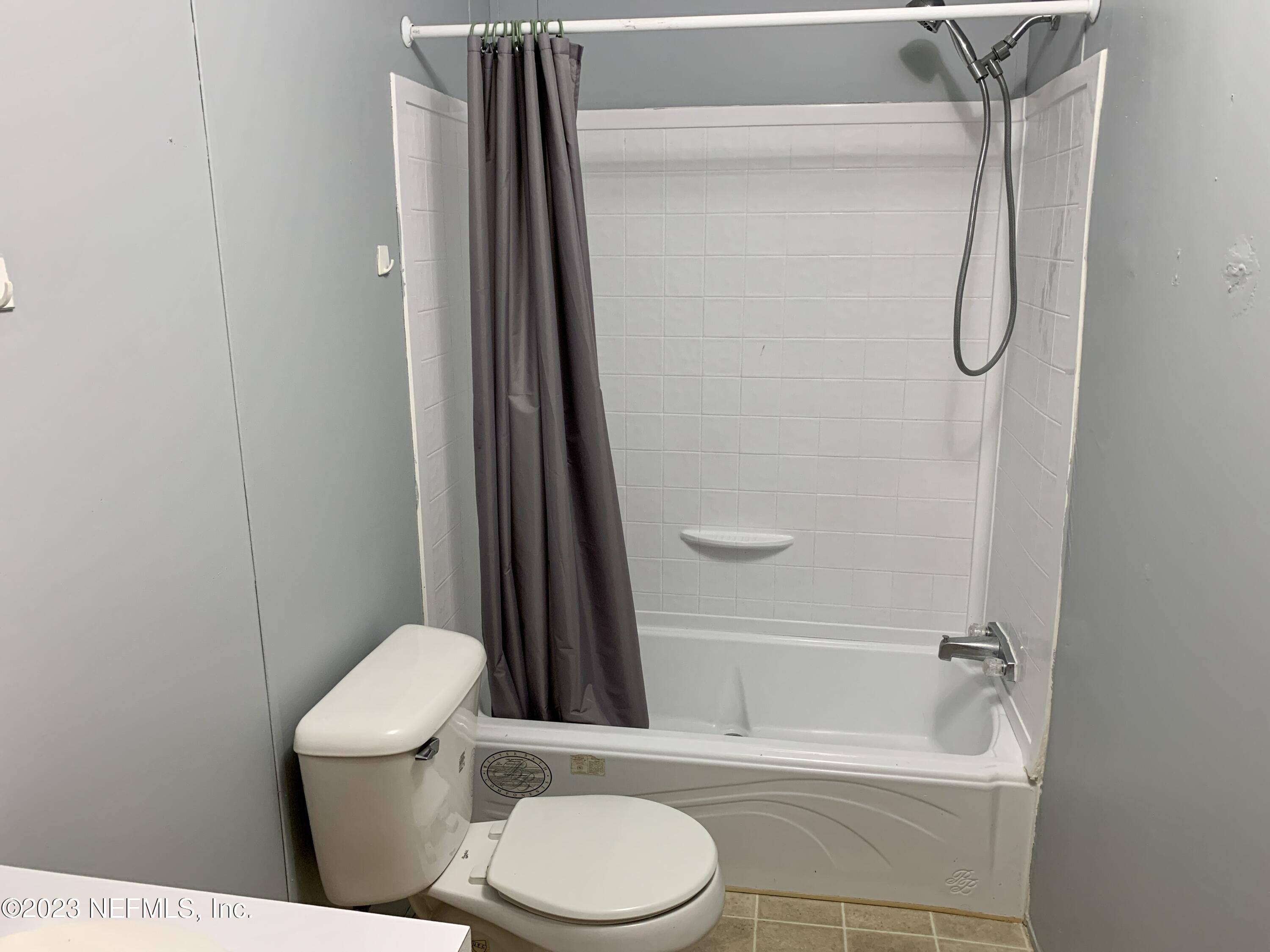 3208 Stella Hall Road Middleburg, FL 32068 - Photo 19 of 20 Hall bathroom