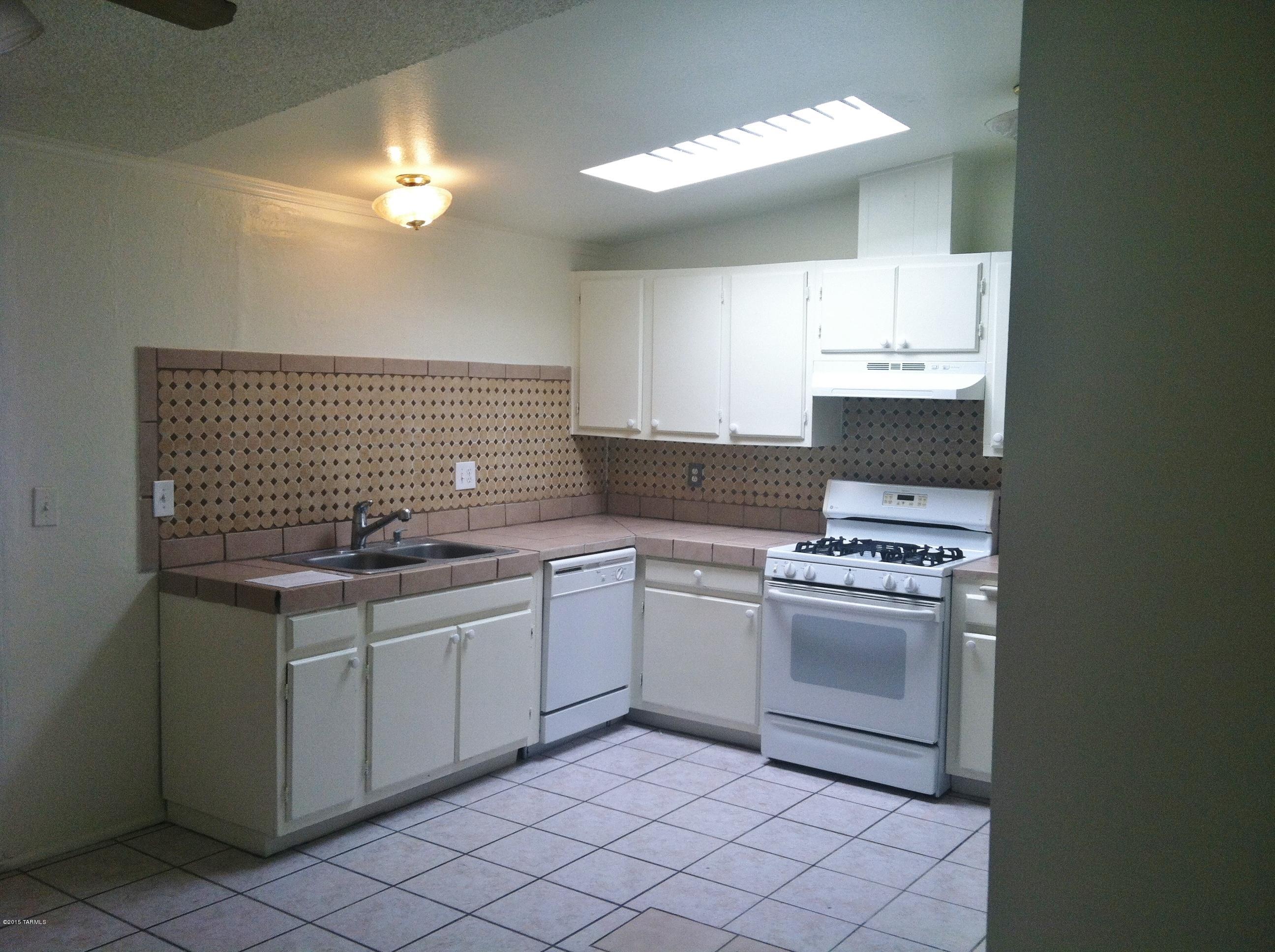 1955 West Saxony Road Tucson, AZ 85713 - Photo 9 of 20