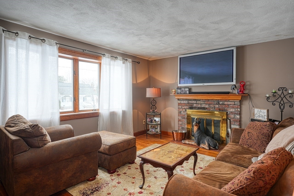 13 Tyson Road Franklin, MA 02038 - Photo 10 of 19 Gallery Image 10