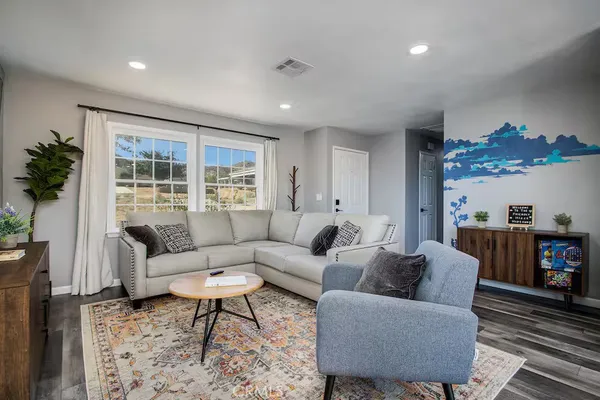 $2,200 | 60206 Latham Trail, Joshua Tree, CA 92252