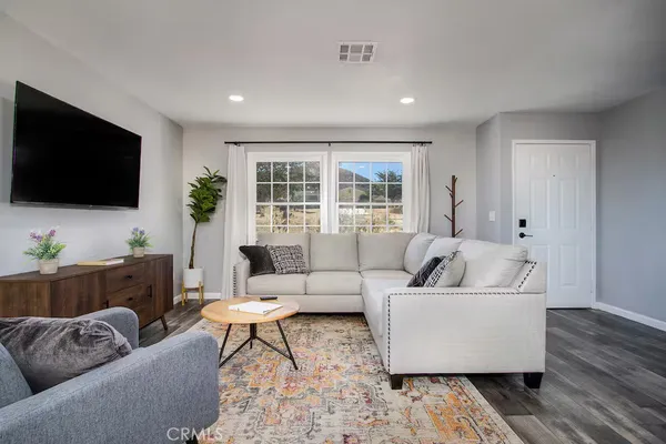 $2,200 | 60206 Latham Trail, Joshua Tree, CA 92252