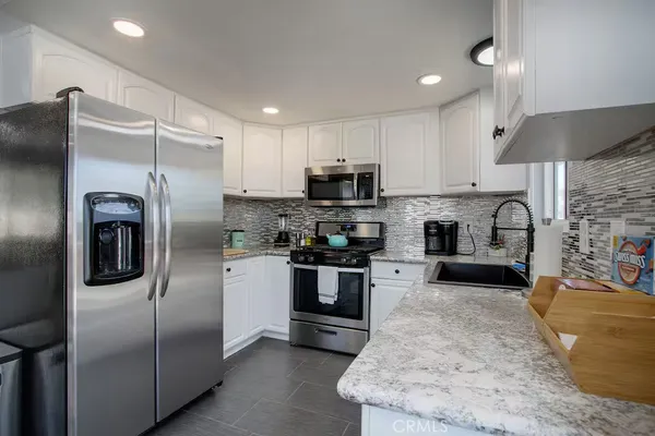 $2,200 | 60206 Latham Trail, Joshua Tree, CA 92252