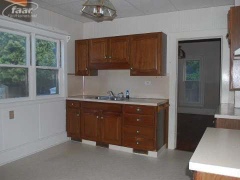 218 George Street Flushing, MI 48433 - Photo 14 of 29 20363467-13.JPG