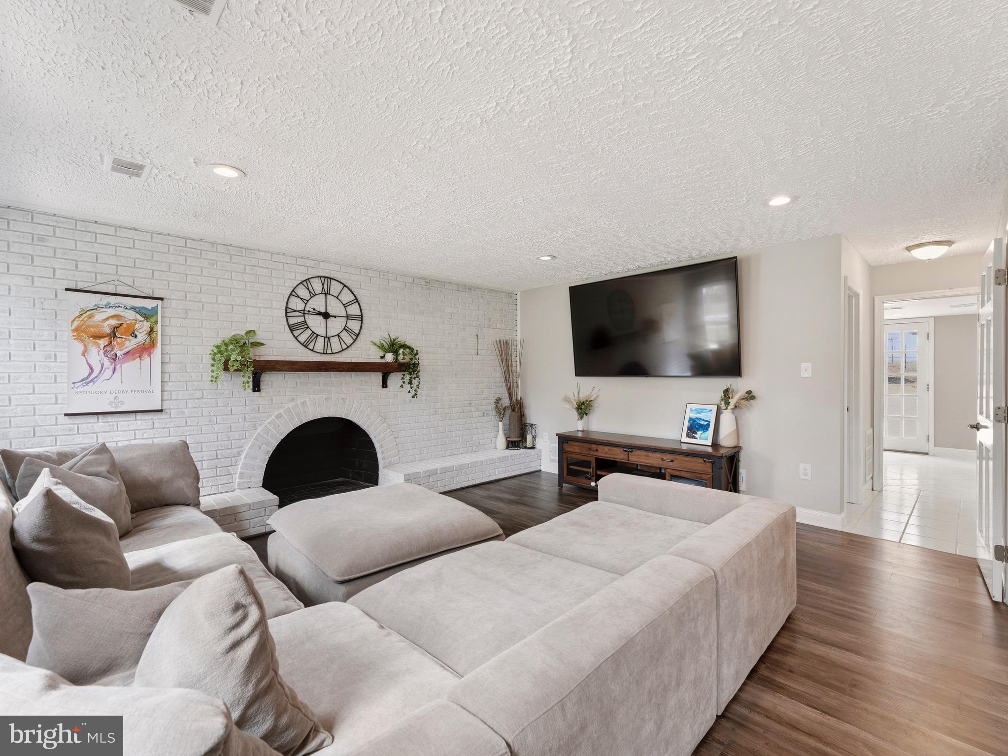 13744 Lockdale Road Silver Spring, MD 20906 - Photo 4 of 36