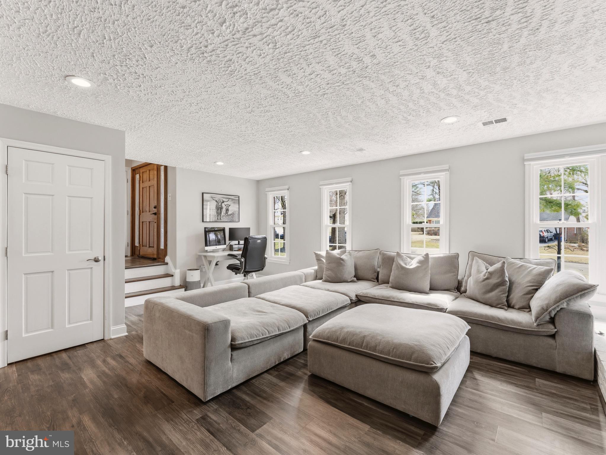 13744 Lockdale Road Silver Spring, MD 20906 - Photo 5 of 36