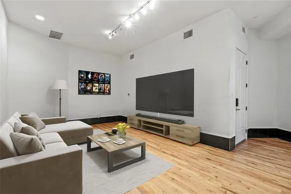 $7,950 | 11911 Edgestone Road, Dallas, TX 75230