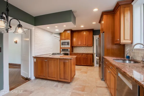 $7,800 | 3 Monmouth Avenue, Rumson, NJ 07760