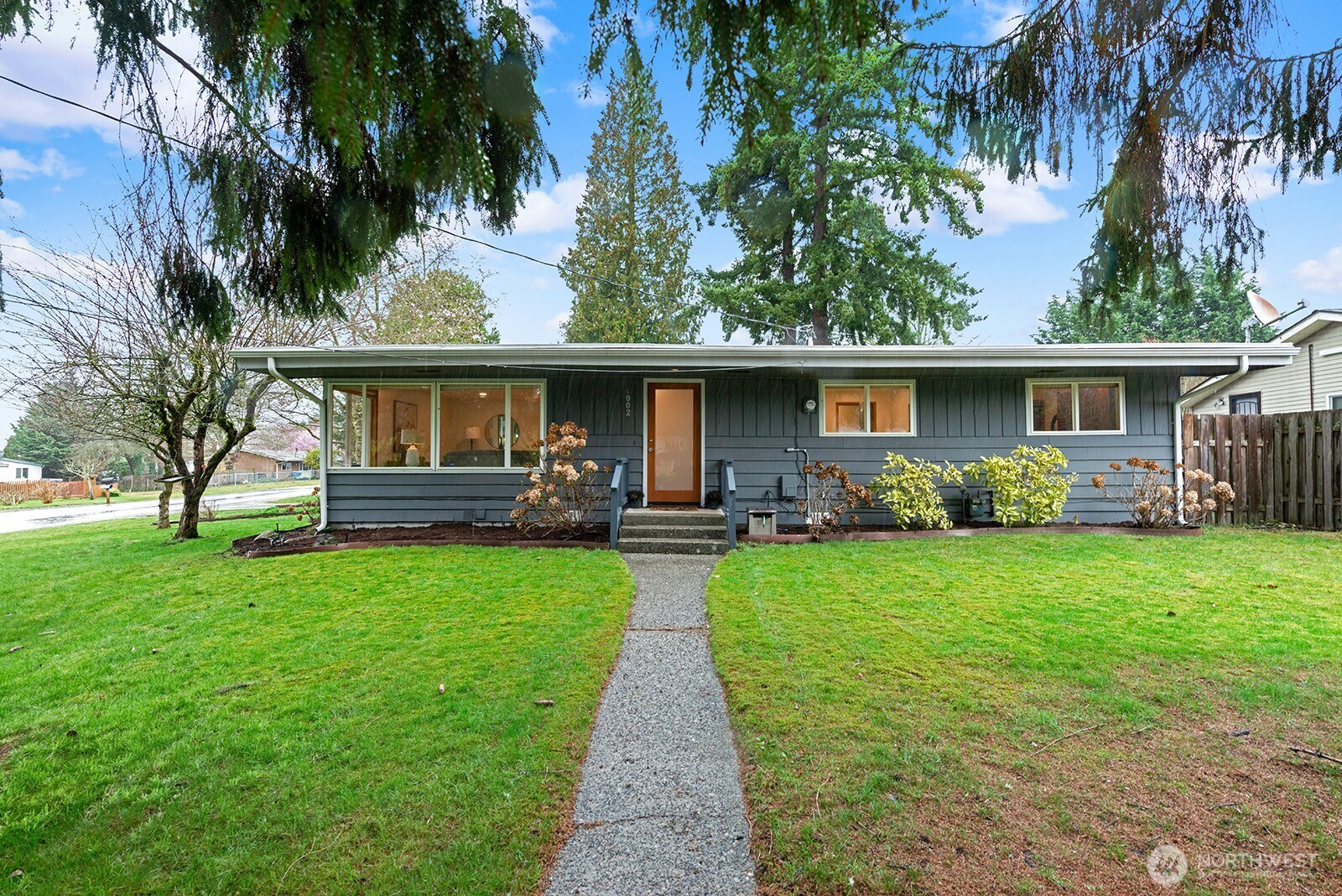 4902 Northeast 7th Place Renton, WA 98059 - Photo 28 of 28